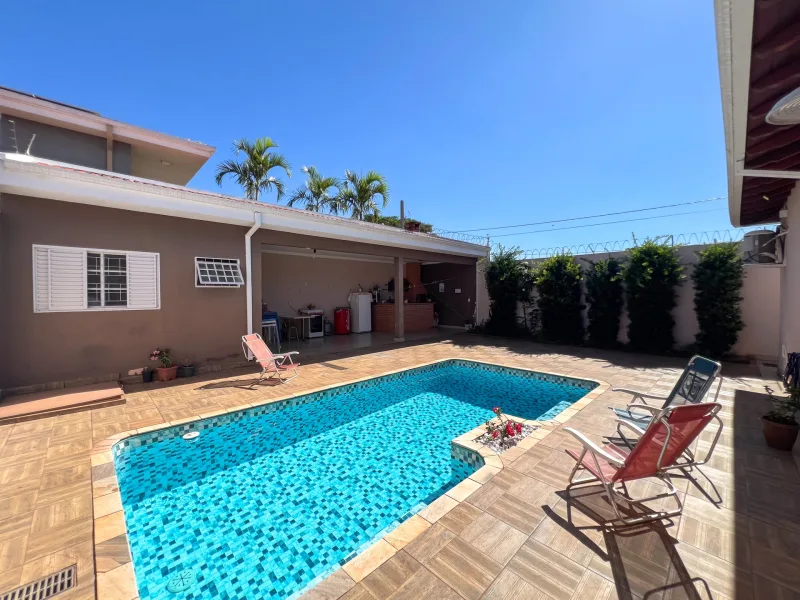 Casa para venda com 260 m² e 3 quartos em Jardim Terra Branca, Bauru - SP