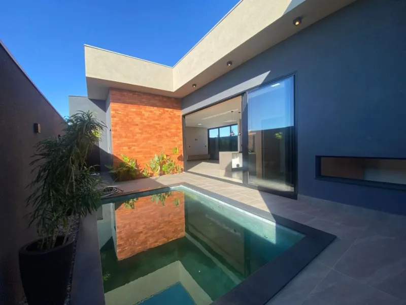 Casa à Venda no Condomínio Guestier I - Piratininga - SP